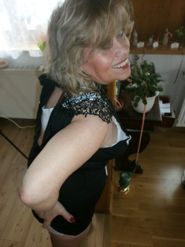 kinky old german mature in nylons