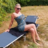 ole hot mature feeling sexy when sunbathing picture 3
