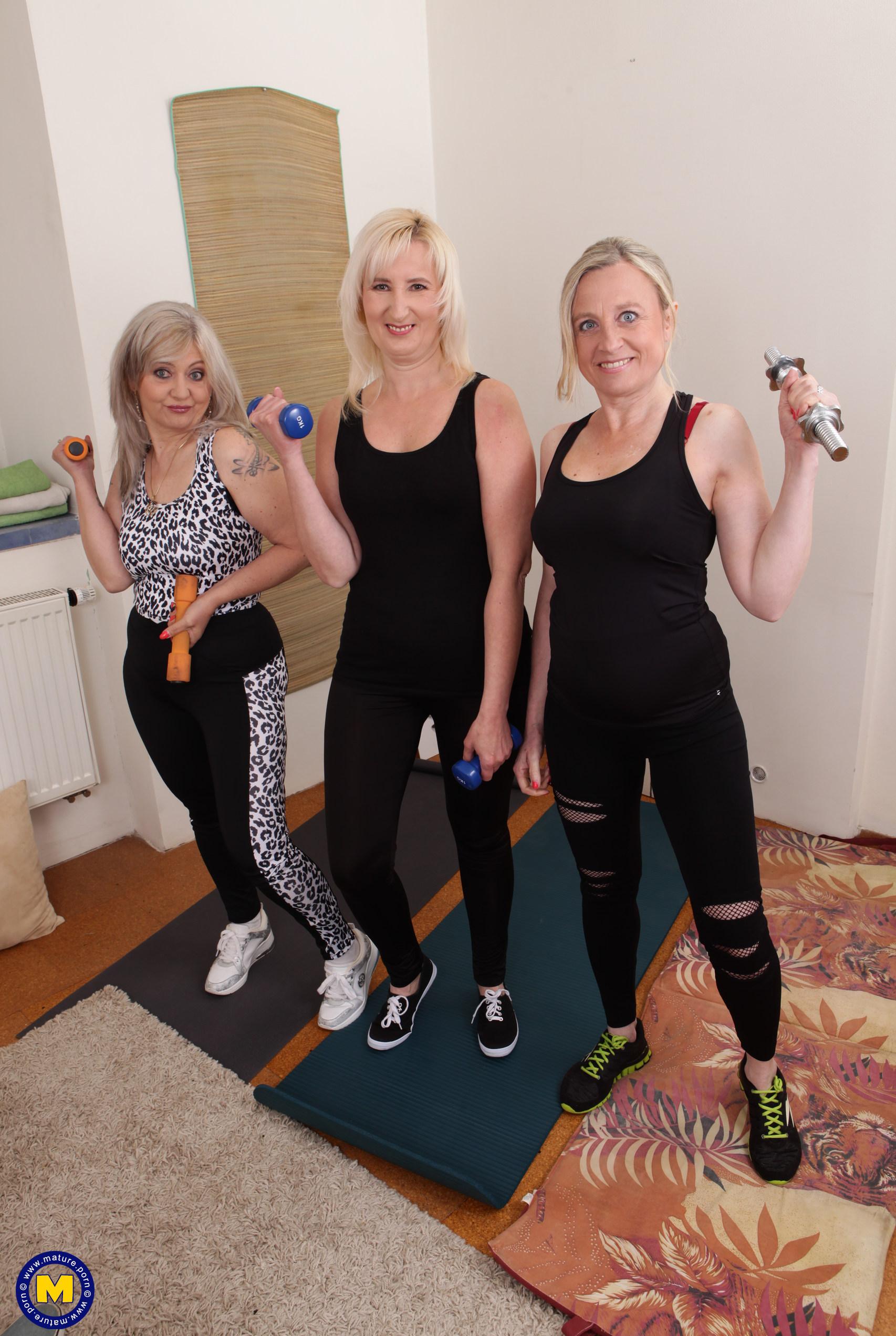 3 fitness grannies meet for a spontaneous gangbang  picture 2